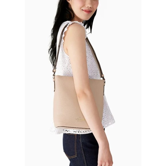 New Kate Spade Max Duffel Crossbody Pebble Leather Warm Beige - Picture 3 of 4